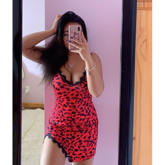 Red V Neck Lace Slit Thigh Leopard Mini Dress - Picture 2 of 6